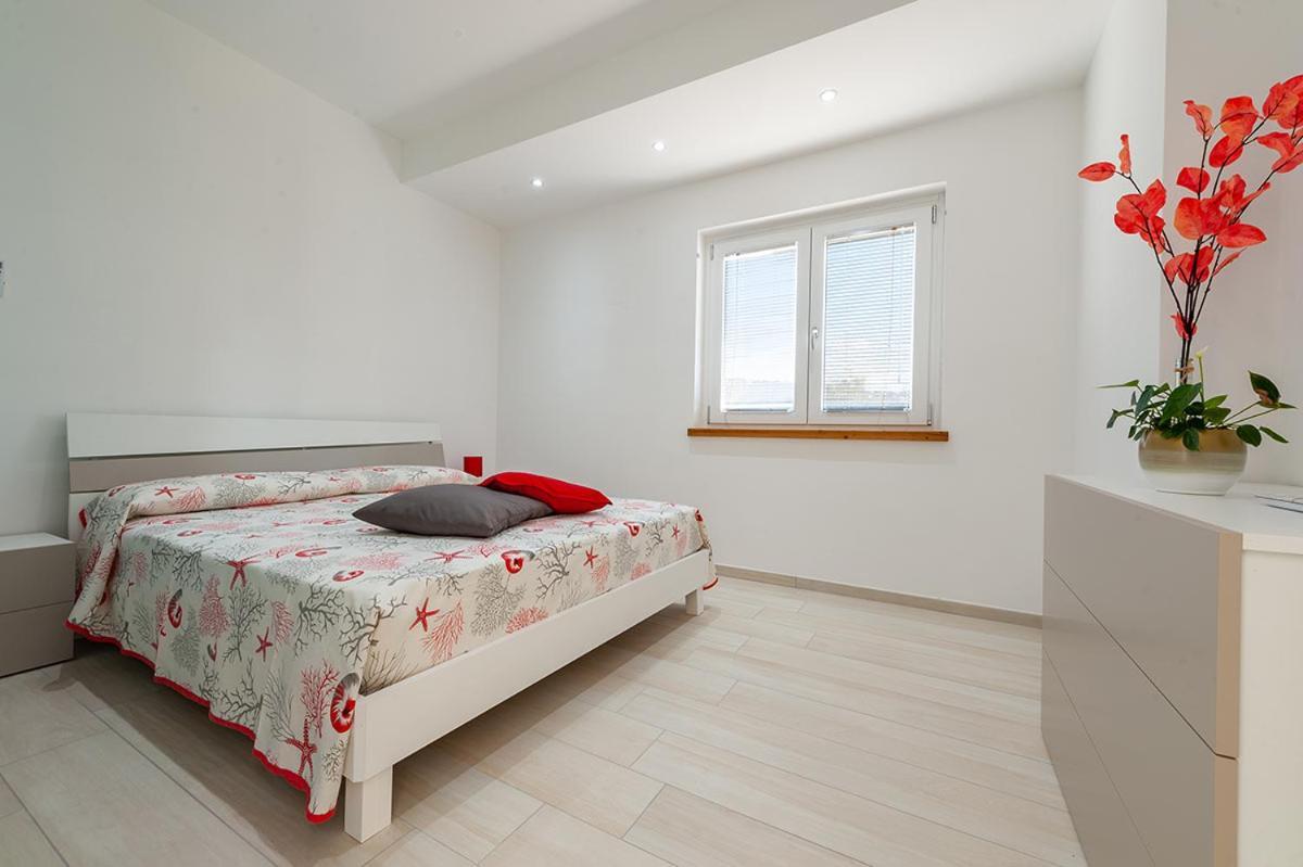 Tenuta Carruba Apartment โปลีกัสโตร บุสเซนตีโน ภายนอก รูปภาพ